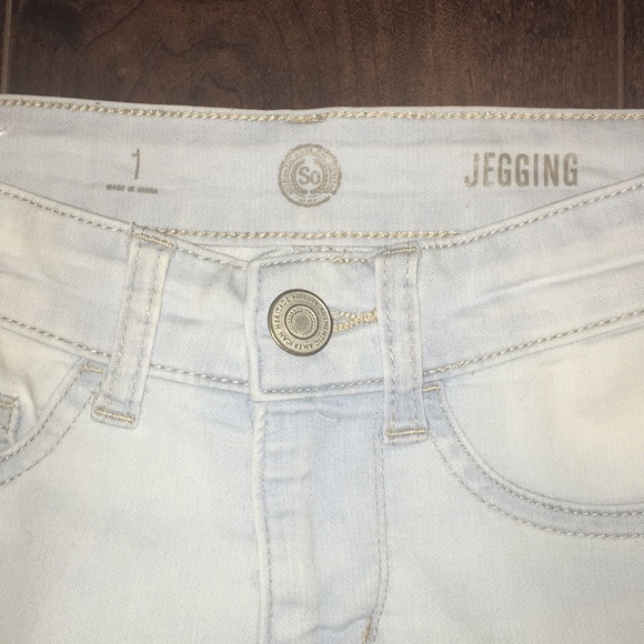 Light wash jeans - Picture 3 of 3